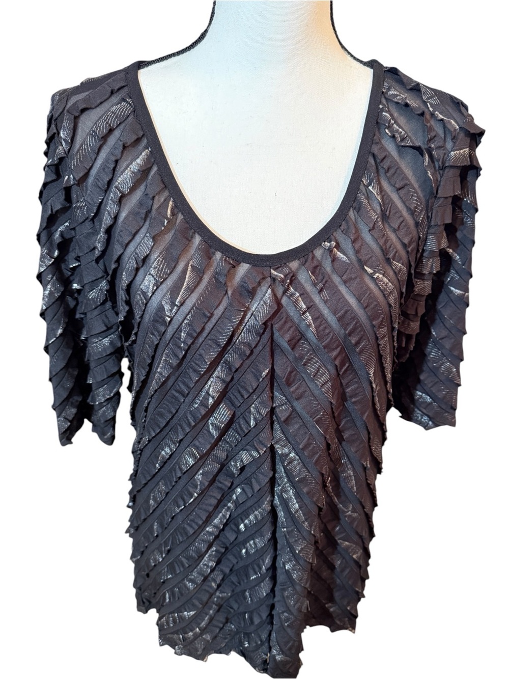 JohnPaulRichard Women's Black Ruffled Diagonal Stripe Tunic Top, size XL - Picture 5 of 11